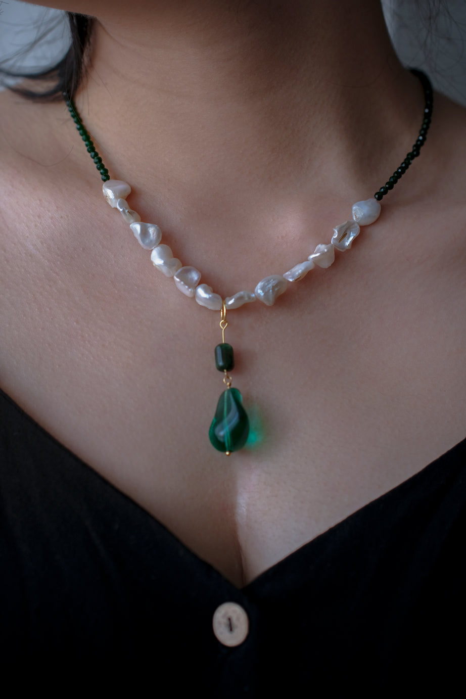 "ELVEN TREASURE" Pearl Necklace